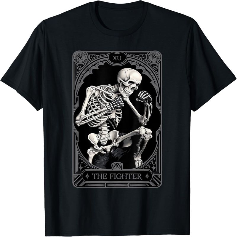 T-shirt med grafik og vintage-motiv af MMA og tarotkort fra Fighter._voghion.com