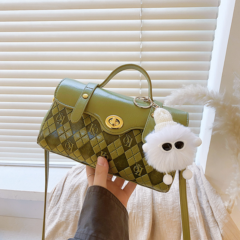 Niche Design Die in diesem Jahr beliebte Unterarmtasche Damen 2023 Sommer Neue tragbare karierte One-Shoulder Messenger kleine quadratische Tasche_voghion.com