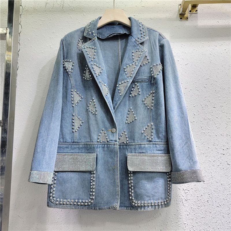 Damenmode-Design, Sinn für heiße Bohrer, Nagelperlen, kleine Vintage-Waschung, um alte Anzüge zu machen_voghion.com
