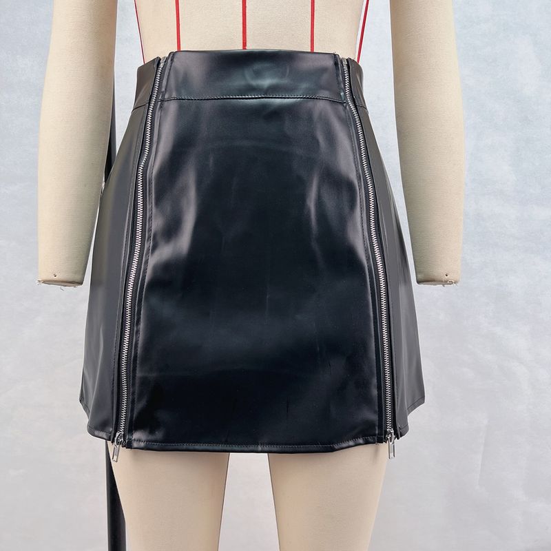 Gonna corta aderente in similpelle con doppia cerniera, a vita alta, stile casual da strada, da donna Verve_voghion.com