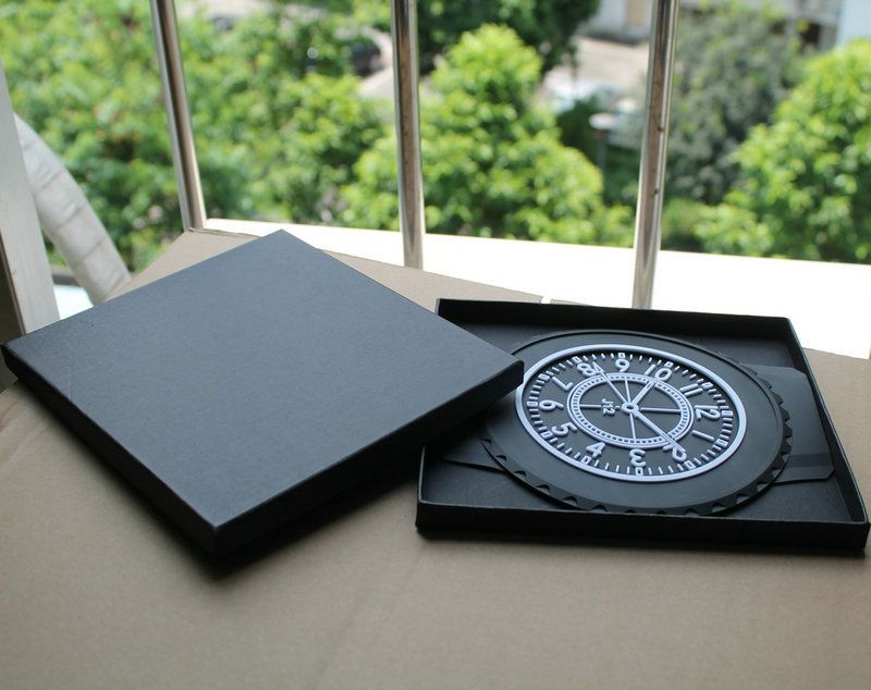 Speciaal ontworpen horloge telefoon ingelegde antislip pad, vrouwen auto diamant decoratie_voghion.com