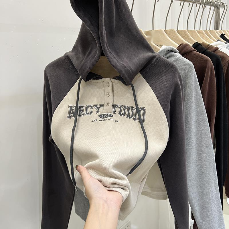 #Schulter-Kapuzenpullover im amerikanischen Stil für Damen im Herbst und Winter, lockere kontrastierende Buchstaben-Kurzjacke, Oberteil_voghion.com