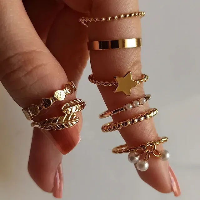 2025 Neuheiten 2024 Vintage Gold Farbe Perle Ring Set für Frauen Neue Mode Mädchen Stern Blätter Twist Ringe Weibliche Party schmuck Geschenke_voghion.com