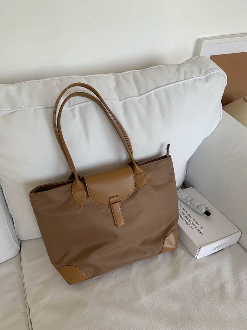 Große Kapazität für Frauen 2024 Neue Single-Shoulder Pendler Student Klasse Nylon Vielseitige Einkaufstasche_voghion.com