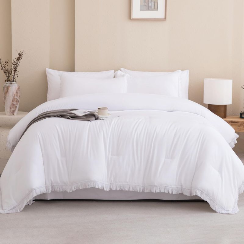 Parure de lit bohème blanche à pompons - Couette matelassée en polyester moelleux avec housse de couette et taies d'oreiller - Esprit libre et confortable_voghion.com
