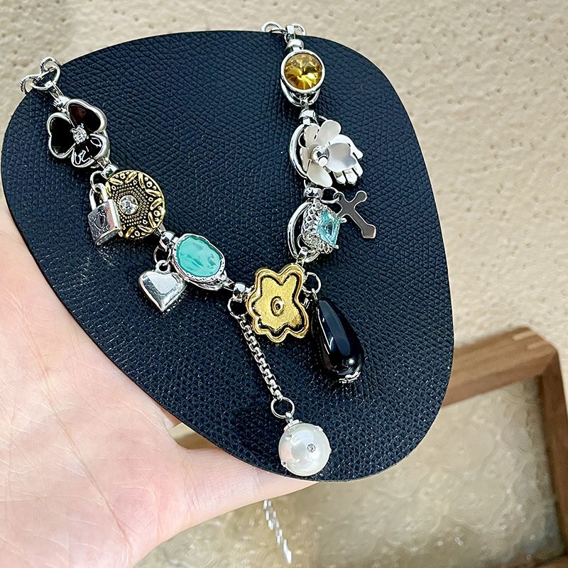 Collana girocollo in metallo con fiori e perle in stile barocco vintage per donna_voghion.com