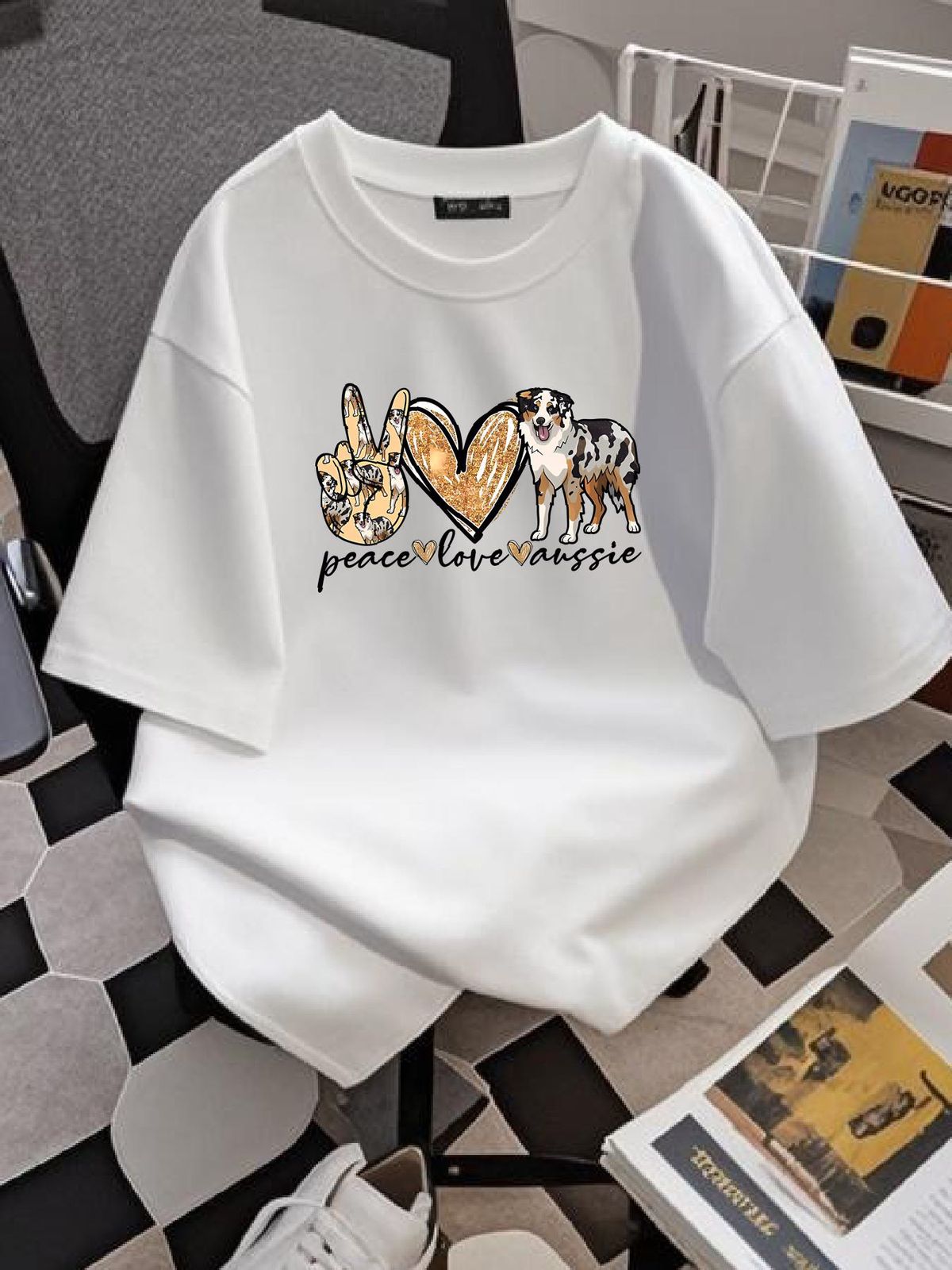 Pace, Amore, Aussie, Cane da pastore australiano, Animali domestici, Animali T-shirt unisex leggermente elegante Abbigliamento da designer Estate Streetwear Comodo Morbido_voghion.com