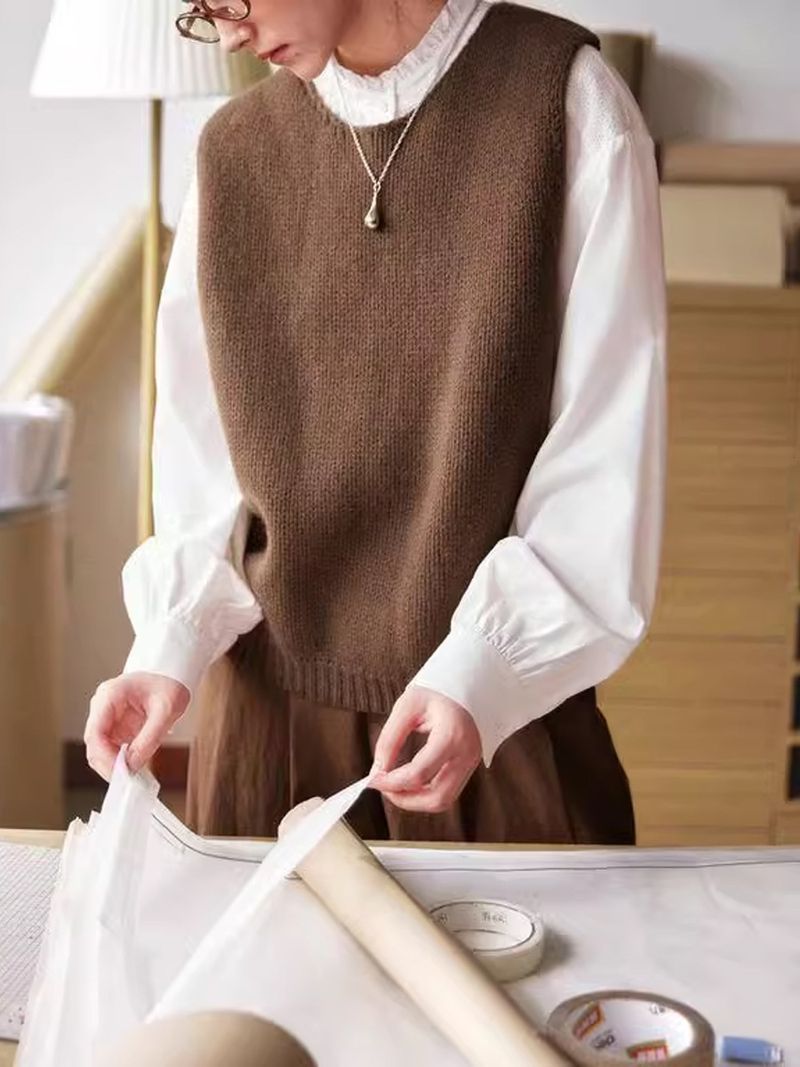 Globelle "Sicily" French Retro Wool Knitted Artistic Layered Round Neck Sweater Vest_voghion.com