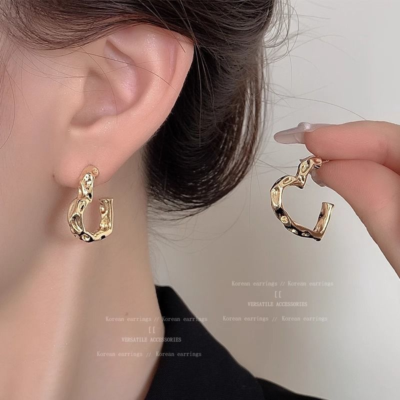 S Silver Needle Niche Design Sense High-end For Women Heart-shaped Earrings 2024 New Ins Minimalist Style Ear Jewelry_voghion.com