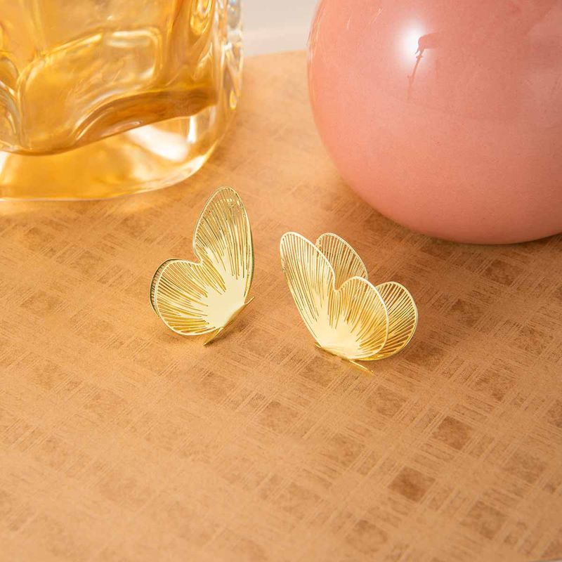 New Chinese Style High-End Earrings For Women, Cool Metal Hollow Butterfly Studs, Elegant Niche Design Ear Jewelry_voghion.com