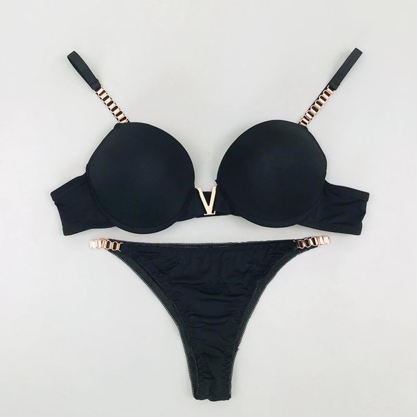 Conjunto de lencería sexy con sujetador metálico con escote en V y braguita de cadena de tiro bajo para mujer. Push-up, detalles de encaje, ajuste cómodo (46C-52C, negro/rojo/azul/nude/blanco)._voghion.com