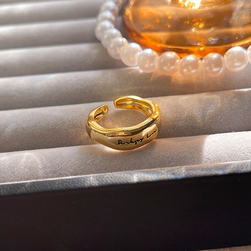 Bague d'index en or véritable avec perle d'eau douce en zircone électrolytique, style cour d'ouverture, sensation de luxe léger et haut de gamme, main_voghion.com