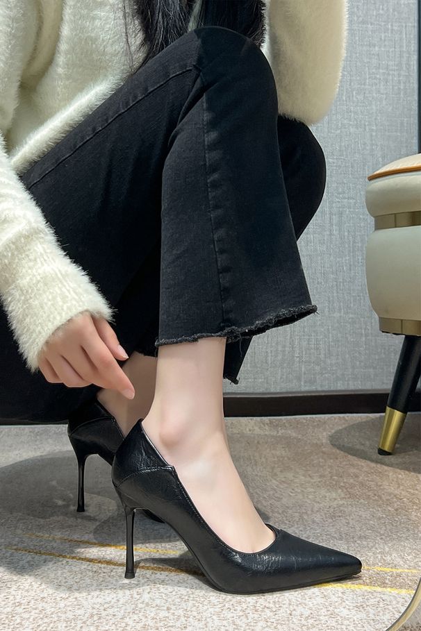 Tacchi alti in morbida pelle anti-abrasione con gambe in stile fata, lunghi, appuntiti ed eleganti, adatti per l'ufficio_voghion.com