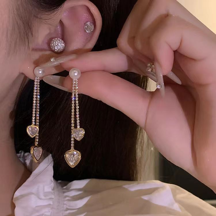 Damen-Ohrringe, neue beliebte Flash-Diamant-Liebesquasten-Perlenohrringe, Damen-Nischen-Design-High-End-Ohrringe_voghion.com
