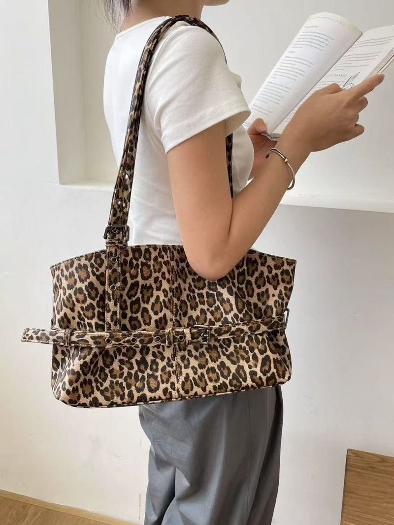 Leopard Print Tote Bag Spacious Commuter Bag Shoulder Bag Stylish Versatile_voghion.com