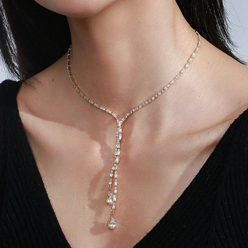 Collier géométrique au design simple et à la personnalité supérieure, nouveau collier ras du cou à pompon et à la mode_voghion.com