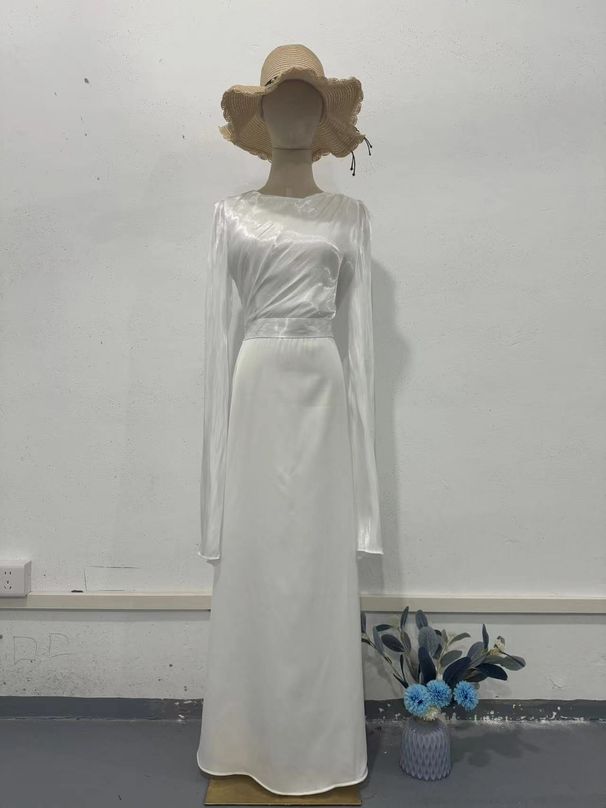 Şapkasız, Geniş Kollu ve Cam Elyaf Eklemeli Uzun İpek Saten Elbise_voghion.com