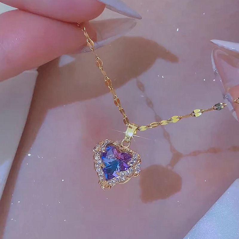 version af havet hjerte halskæde kvindelig kærlighed farve krystal vedhæng titanium stålbelagt guld lys luksus niche nøglebenskæde_voghion.com