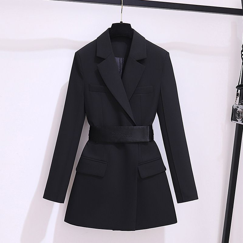 Abbigliamento da donna, abito stile tailleur color cachi, design con gonna corta snellente in vita_voghion.com