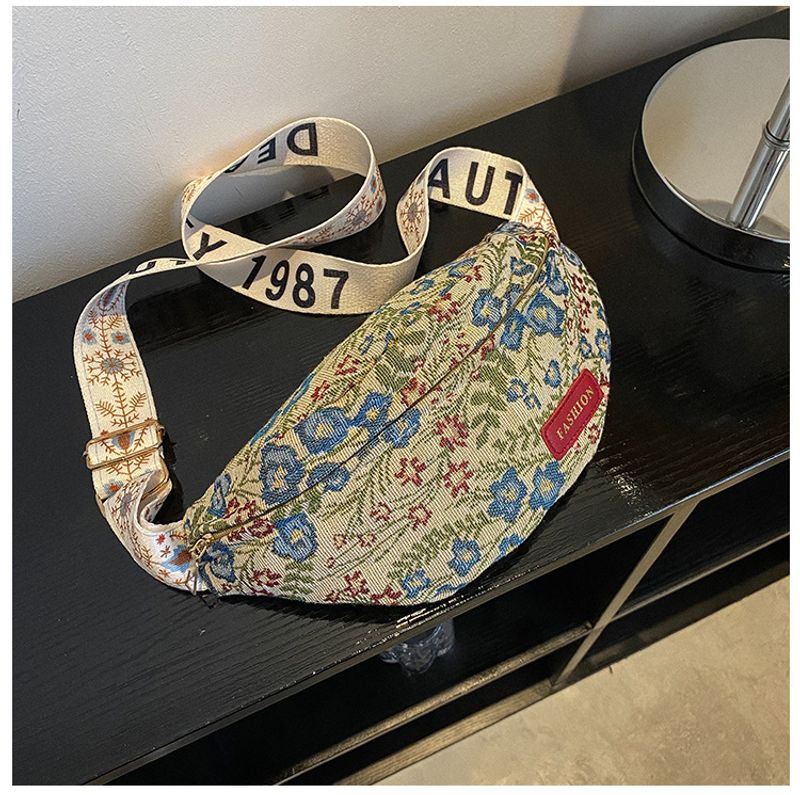 Sacs frais et à la mode Sacs pour femmes 2024 Automne et hiver Nouveau style Sacs de taille Sacs de boulettes polyvalents Conception de niche Sacs à bandoulière à fleurs_voghion.com