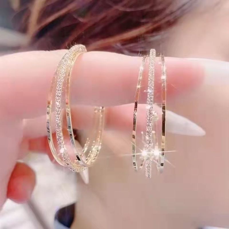 Lives Three Worlds For Women New Exaggerated Large Hoop Studs Geometric Double C Earrings_voghion.com