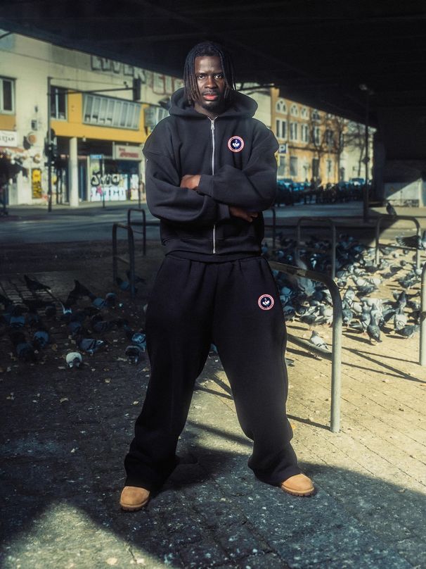 Męska bluza z kapturem zapinana na zamek i haftowanym emblematem – unisexowa, zimowa bluza z kapturem do noszenia na co dzień_voghion.com