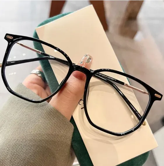 Ladies Designer Sunglasses 2025 New Anti Blue Light Glasses Frame Finished Product Home Same Green Belt Gift_voghion.com