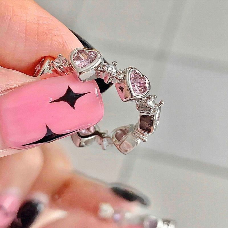Nicchia d'amore rosa con zirconi, design con diamanti per donne con un senso di alta qualità Instagram, indice di lusso fresco e leggero, squisito_voghion.com