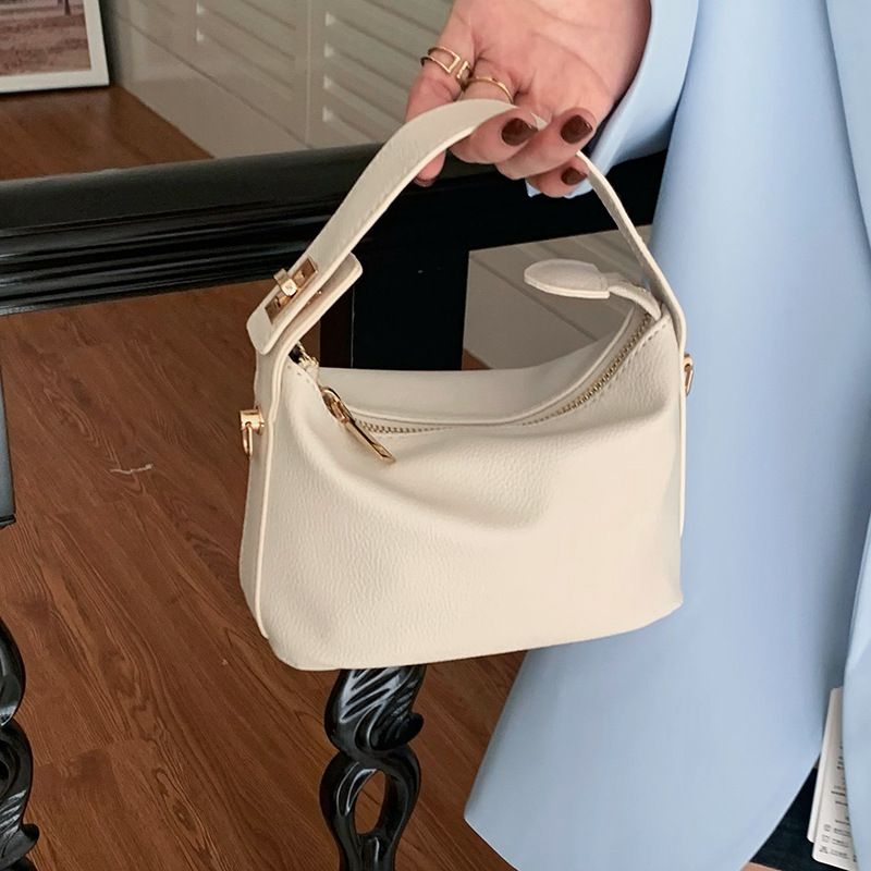 Design per la borsa a tracolla singola a forma di piccola piazza, casual, a tracolla, a tracolla, da donna, autunno/inverno, nuova, con scatola per il pranzo, nuvola_voghion.com