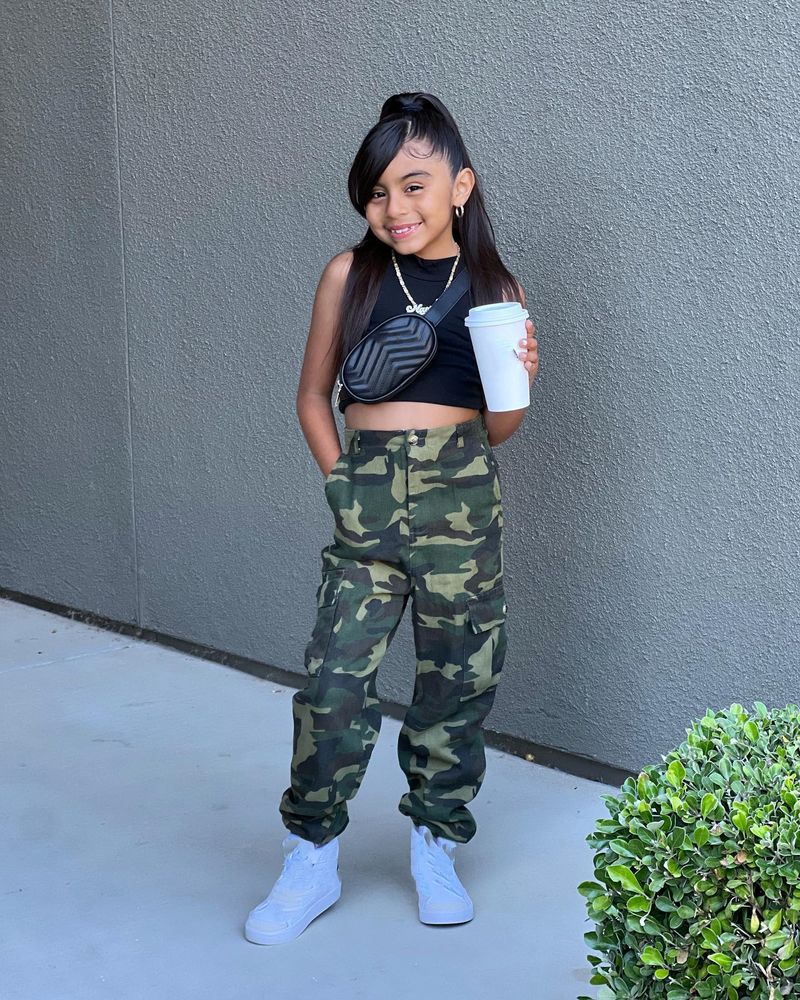 Mother & Kids Europäischer und amerikanischer grenzüberschreitender Modeanzug, trendige Weste + Camouflage-Hip-Hop-Overall, zweiteiliges Set, trendige Mädchen YM118_voghion.com