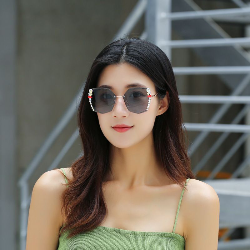 Skelett Ins Diamant Gesicht Zeigen Kleine Brille Sonnenbrille Weibliche UV Schutz_voghion.com