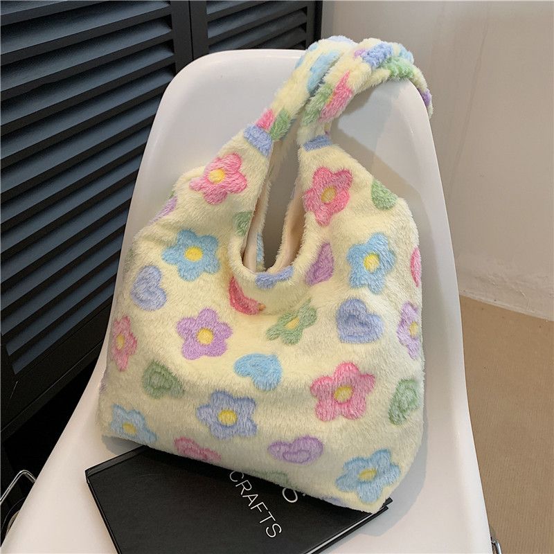 Gentle, fashionable, minimalist temperament, large capacity plush single shoulder women, new Korean version Tote bag for_voghion.com