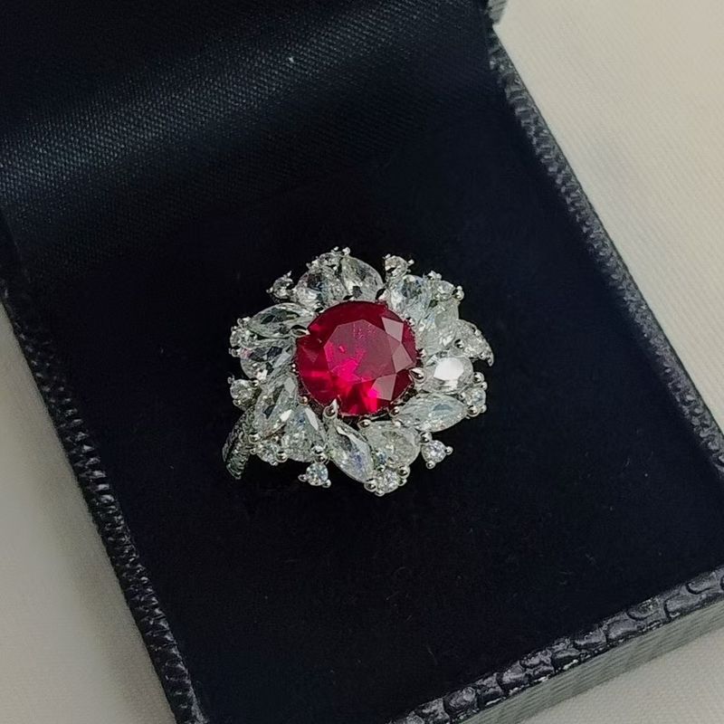 Anello con fiore di sangue di piccione coltivato rotondo Live Jewelry per donna, placcato argento e intarsiato con corindone rosso_voghion.com