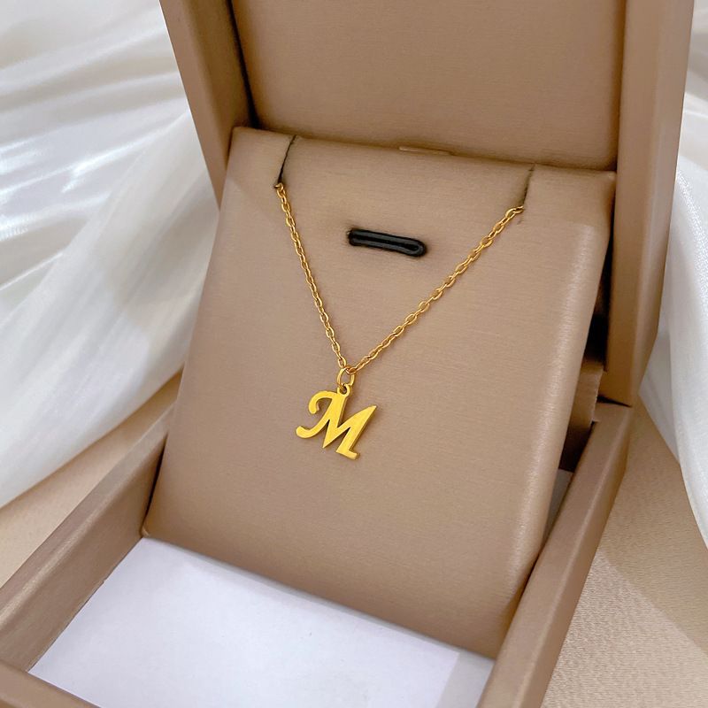 Colar feminino de titânio [aço integral] com letra M personalizada minimalista e fornalha de vento em ouro verdadeiro com colar de malha vermelha [aço integral]_voghion.com