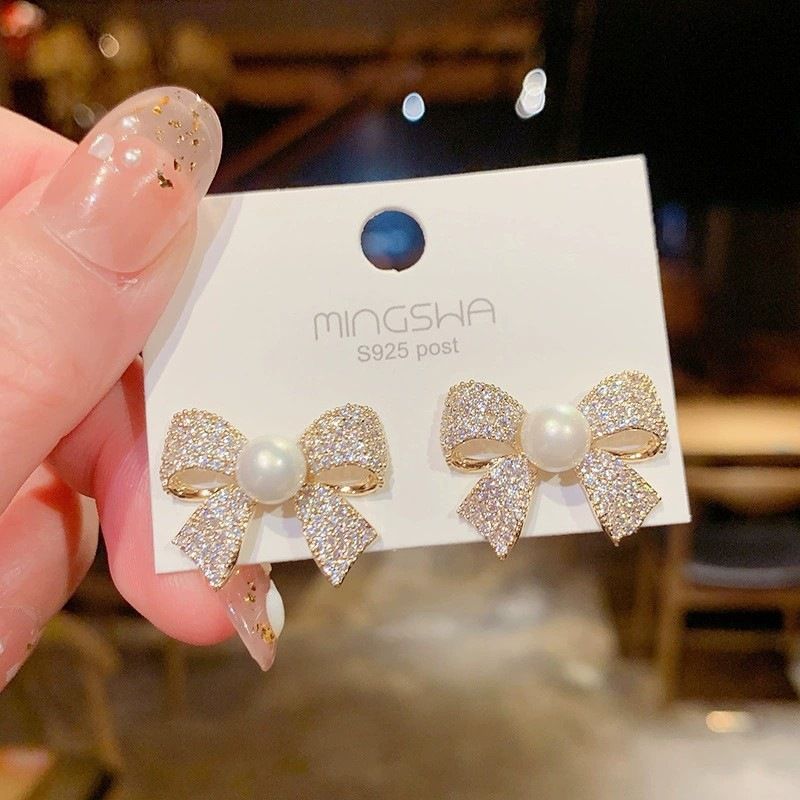 Frauen Sier Nadel Koreanischen Stil Mini Bogen High-end Einfache Süße Kleine Kurze Ohrringe Großhandel_voghion.com