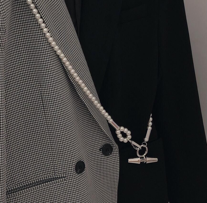 Madinga avangardinė suknelė, kūno ir juosmens grandinėlė, karoliai, perlų, aukso, sidabro, giroskopinis diržas, grandinėlė per petį, aksesuarai_voghion.com