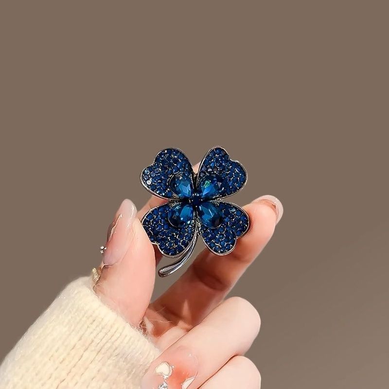 Exquisite Crystal Four-leaf Clover Brooch, High-end Female Simple And Versatile Pin, Temperament Brooch, High-end Clothes Decoration_voghion.com