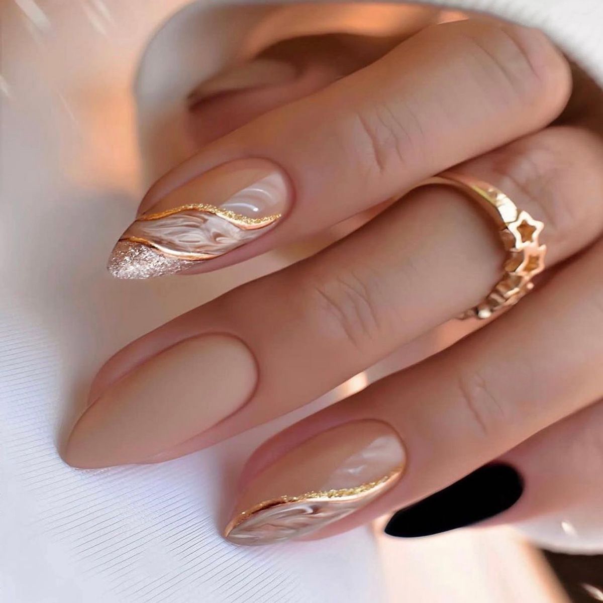 Golden Curve Halo Dye Wearing Armor Silber Funkelndes Rosa Herbst/Winter Falsches Pflaster Einfarbiges Touch Mattes Nagelpanel_voghion.com