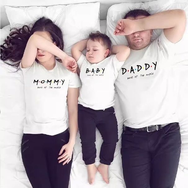 Pavasara un rudens vecāku bērnu apģērbs jauns īsroku T-krekls ģimenei trīs vai četri vasaras tēvs un dēls_voghion.com