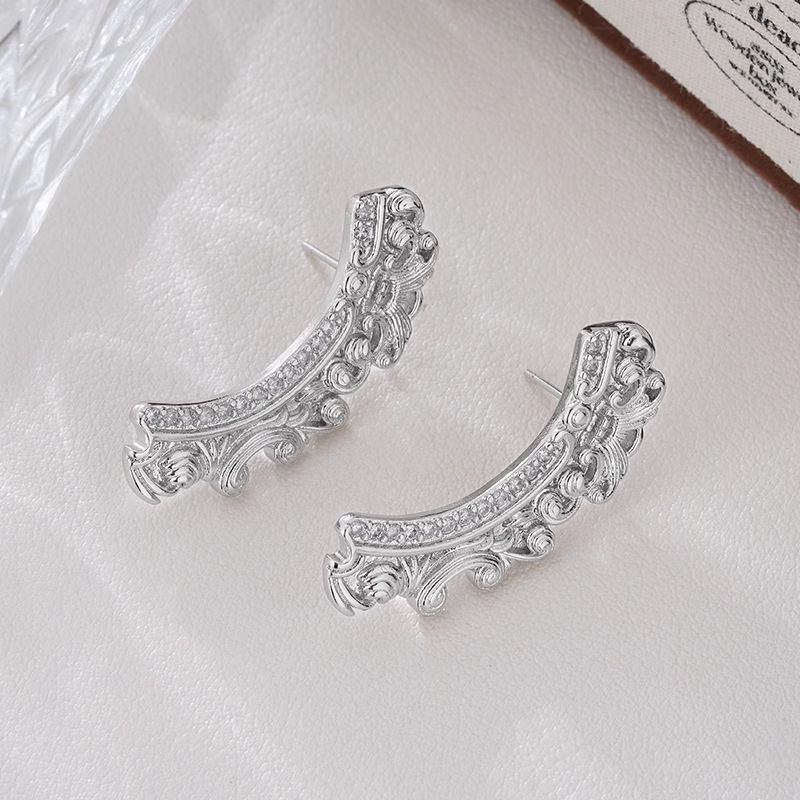 High-Value Cloud For Women, Simple And Elegant Niche Design, Light Luxury Ins Style High-End Earrings_voghion.com