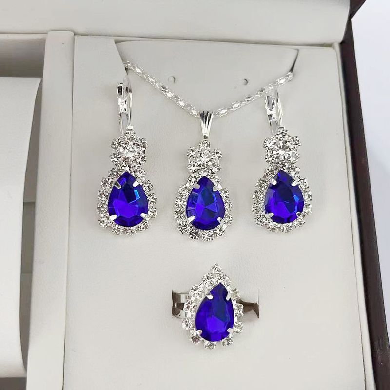 Neue Schmuck Anhänger Ohrring Ring Set modische Braut Dekoration bunte drei Stück Hochzeit Fotografie Zubehör_voghion.com