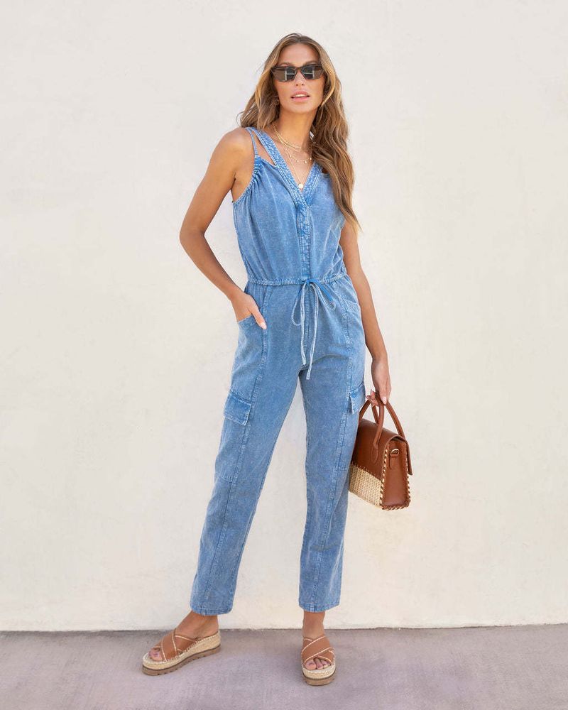 Salopette in denim lavato hipster casual primaverile ed estivo da donna_voghion.com