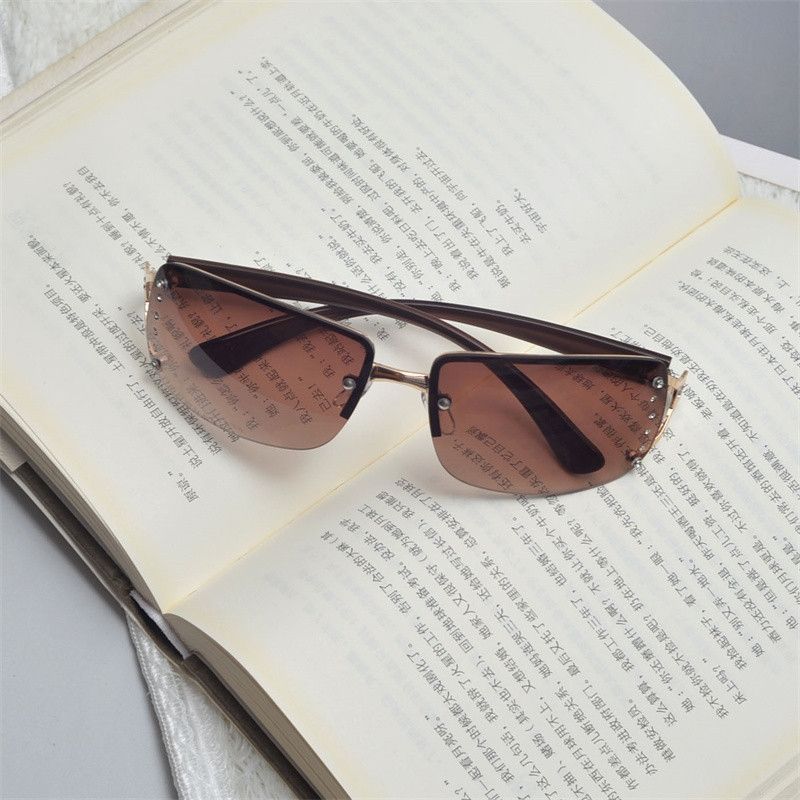 Gafas de sol RenMou French Y2g sexis sin marco para mujer, estilo Millennium Street Shot, estilo retro cuadrado, de moda_voghion.com