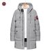 Herrenbekleidung Winter Neue runde Etikett Dicke Platte Gummidruck Daunenjacke Herren Lange koreanische Version Schlanke Kapuze Dicker Baumwollmantel_voghion.com