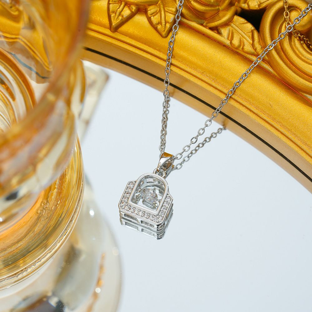 Smart Zircon Lock Micro-inlay Necklace Women's Low Luxury Fashion All-match Real Gold Plated Color-free Clavicle Chain_voghion.com