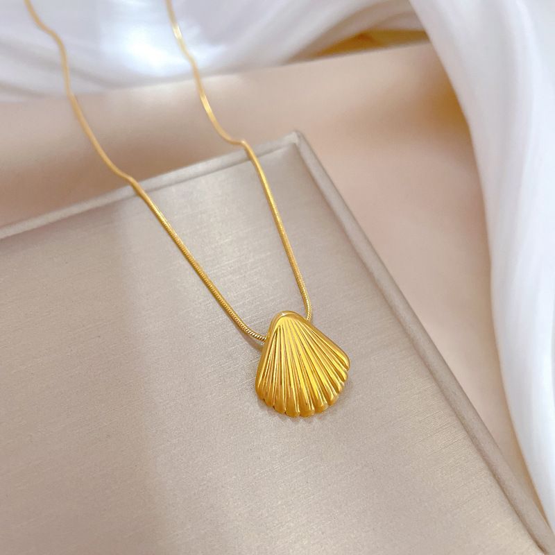 Corps 【 Acier entièrement en titane 】 Style cool et cool Shell personnalité minimaliste. Collier en or véritable dans le four. Femme 【 】 Minimaliste. Four._voghion.com