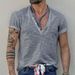 2024 Sommer Neues Herren-Henley-Knopf-T-Shirt aus Bambus mit lässiger, einfarbiger Slim Fit-Grafik_voghion.com