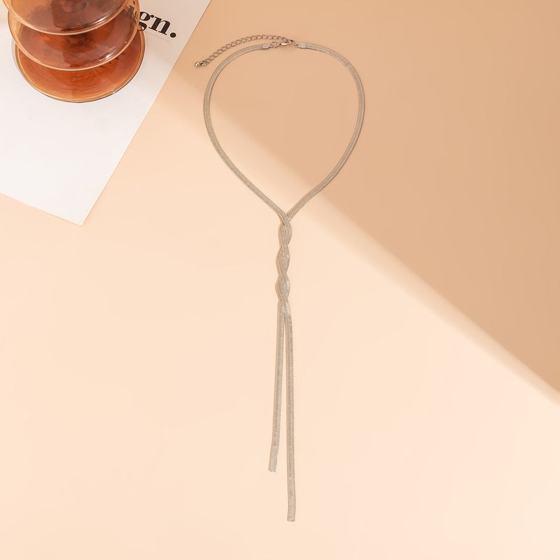 Collana con catena a serpente lunga e semplice, design minimalista, in rame placcato oro, ad alta ritenzione del colore, senso della collana Ins_voghion.com