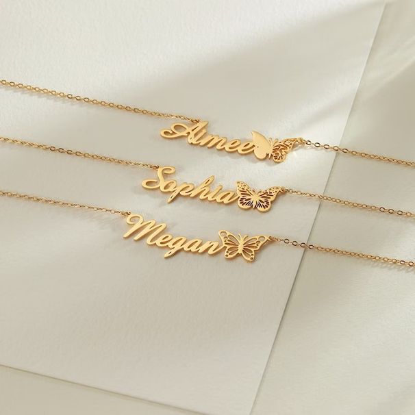 Collar personalizado con nombre en inglés antiguo y letra de mariposa, envío en 3 días_voghion.com