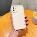 Coque TechGlobe pour iPhone 15 Pro en TPU de précision, compatible avec les modèles 17, 13 et 14 pouces, coloris sable diamant uni, avec dragonne longue et courte._voghion.com